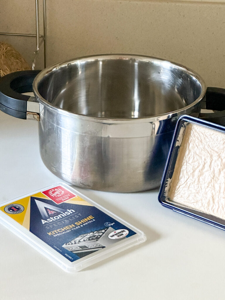 냄비 탄 자국 제거법에 효과적인 아스토니쉬 키친샤인 세정제와 스테인리스 냄비